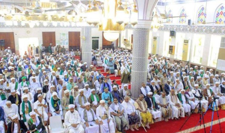 حضره مفتي الديار اليمنية السيد العلامة شمس الدين شرف الدين..لقاء علمائي موسع في الحديدة يؤكد على أهمية تعزيز الجبهة الداخلية وتوحيد الصف
